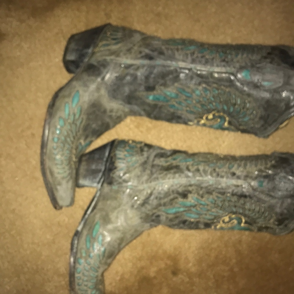 Women’s cowgirl boots